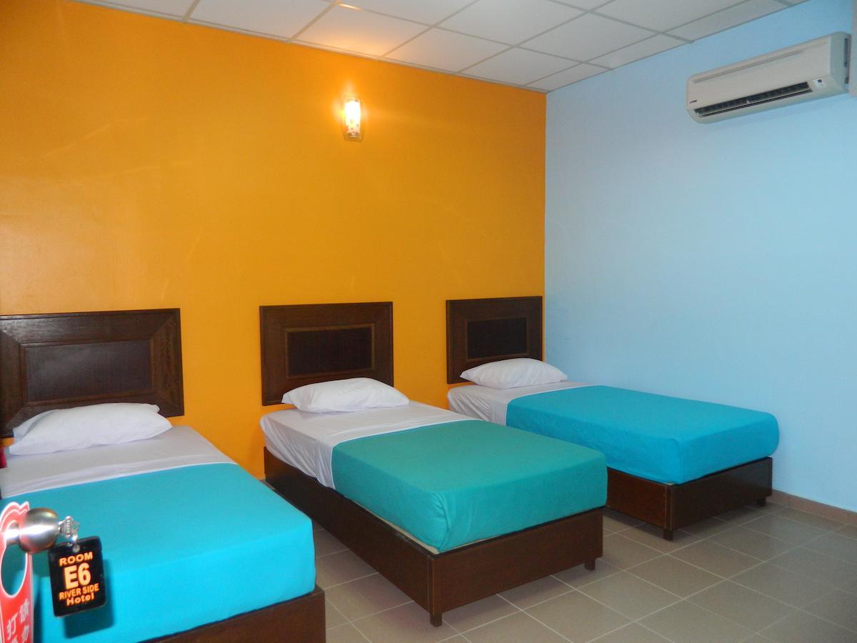 River Side Hotel Mersing Room photo